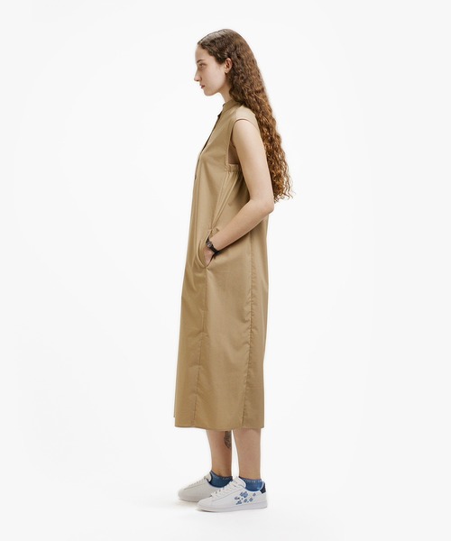 LACOSTE(ラコステ)の「Aラインノースリーブシャツドレス / ミモレ丈シャツワンピース(シャツワンピース・レディース・ライトグレー/ベージュ・40/36/38/34)」の8枚目の写真