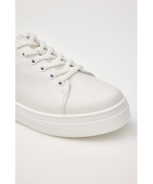 STACCATO（スタッカート）の「2WAYビジューベルトスニーカーサンダル（スニーカー・レディース・ホワイト/ブラック/シルバー・24.5cm/24.0cm/23.5cm/23.0cm/22.5cm）」の21枚目の写真