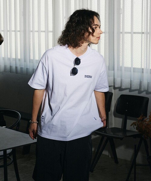 FREAK'S STORE(フリークスストア)の「限定展開 RUSSELL ATHLETIC×FREAK'S STORE ラッセル アスレチック 別注 ビッグシルエット バックプリント Tシャツ マルチプリント(Tシャツ/カットソー・メンズ・ピンク/ブラウン/ネイビー/ホワイト/ブラック・LARGE/MEDIUM/SMALL)」の21枚目の写真