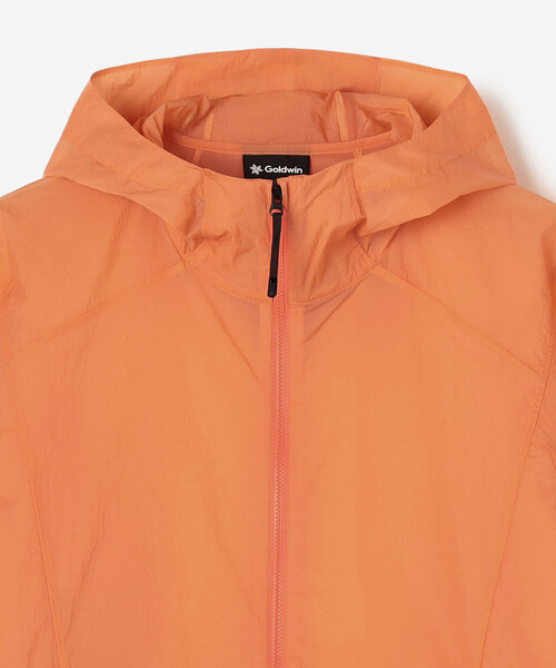 GOLDWIN(ゴールドウィン)の「Goldwin |〈別注〉シアーナイロン パッカブルウィンドジャケット MEN(ナイロンジャケット・メンズ・グリーン系その他/ブラック/オレンジ系その他・2/3)」の6枚目の写真