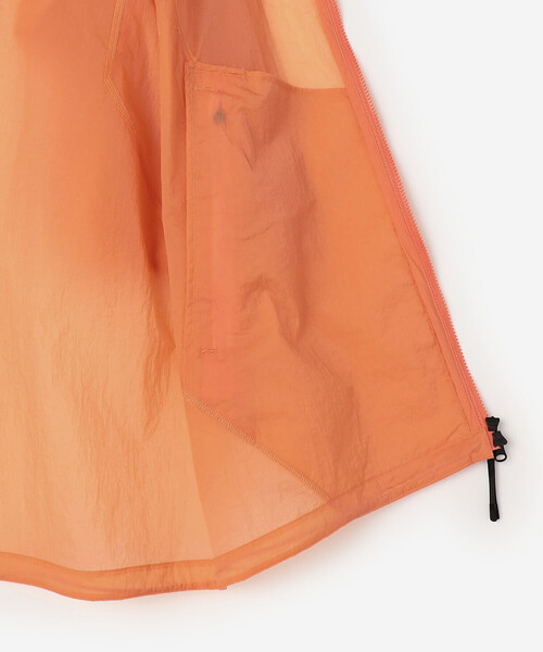 GOLDWIN(ゴールドウィン)の「Goldwin |〈別注〉シアーナイロン パッカブルウィンドジャケット MEN(ナイロンジャケット・メンズ・グリーン系その他/ブラック/オレンジ系その他・2/3)」の9枚目の写真