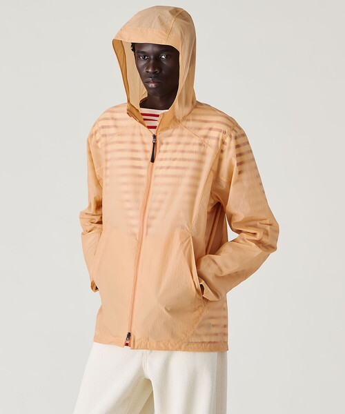 GOLDWIN(ゴールドウィン)の「Goldwin |〈別注〉シアーナイロン パッカブルウィンドジャケット MEN(ナイロンジャケット・メンズ・グリーン系その他/ブラック/オレンジ系その他・2/3)」の3枚目の写真