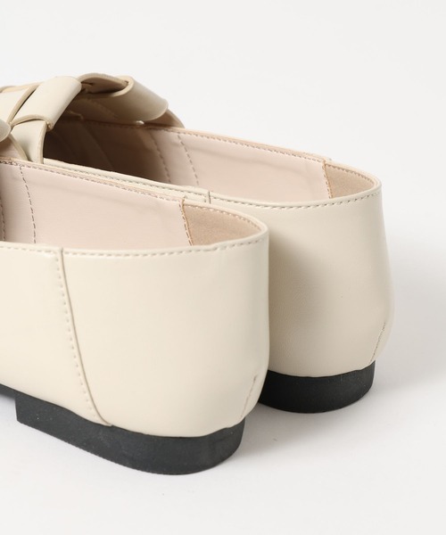 LEPSIM（レプシィム）の「グルカ2WAYパンプス　661588（パンプス・レディース・アイボリー/ブラック・LARGE/MEDIUM）」の8枚目の写真