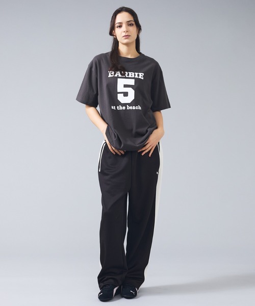 Healthy denim(ヘルシーデニム)の「【HealthyDenim/ヘルシーデニム】Barbie5 at the beach/半袖Tシャツ/ロゴTシャツ(Tシャツ/カットソー・レディース・スミクロ/ホワイト/グレー・フリー)」の9枚目の写真