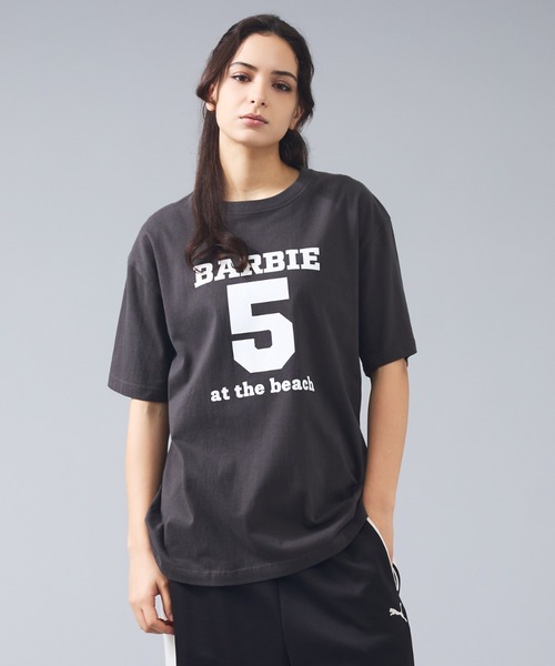 Healthy denim(ヘルシーデニム)の「【HealthyDenim/ヘルシーデニム】Barbie5 at the beach/半袖Tシャツ/ロゴTシャツ(Tシャツ/カットソー・レディース・スミクロ/ホワイト/グレー・フリー)」の11枚目の写真