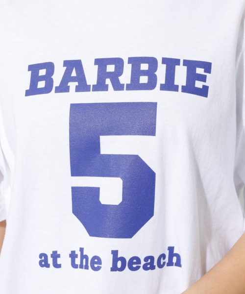 Healthy denim(ヘルシーデニム)の「【HealthyDenim/ヘルシーデニム】Barbie5 at the beach/半袖Tシャツ/ロゴTシャツ(Tシャツ/カットソー・レディース・スミクロ/ホワイト/グレー・フリー)」の8枚目の写真