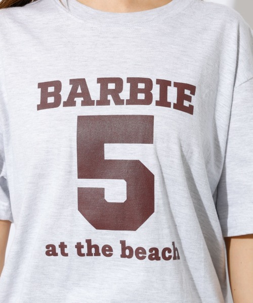 Healthy denim(ヘルシーデニム)の「【HealthyDenim/ヘルシーデニム】Barbie5 at the beach/半袖Tシャツ/ロゴTシャツ(Tシャツ/カットソー・レディース・スミクロ/ホワイト/グレー・フリー)」の19枚目の写真