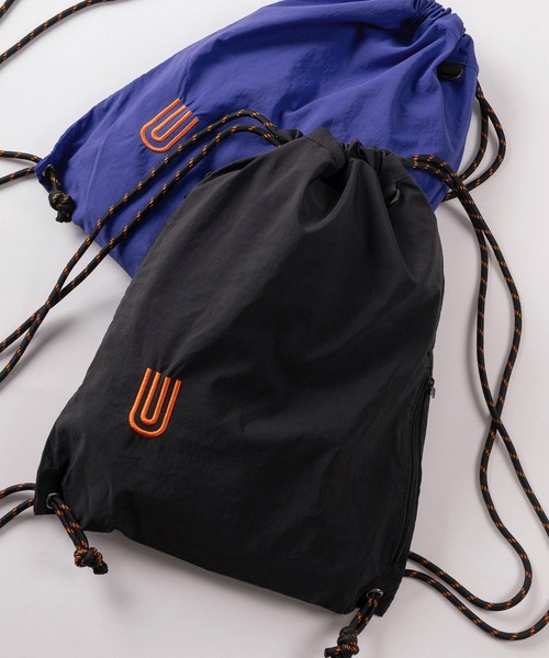 UNIVERSAL OVERALL(ユニバーサルオーバーオール)の「【94】【UNIVERSAL OVERALL/ユニバーサルオーバーオール】ワンポイントUロゴ刺繍 ナイロン ナップサック/2L(バックパック/リュック・メンズ・ラベンダー/オレンジ/ホワイト/グリーン/ブラック/ブルー・FREE)」の1枚目の写真
