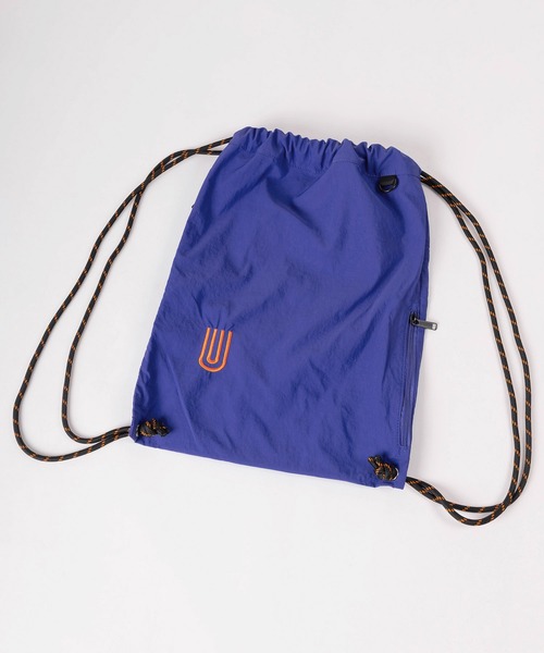 UNIVERSAL OVERALL(ユニバーサルオーバーオール)の「【94】【UNIVERSAL OVERALL/ユニバーサルオーバーオール】ワンポイントUロゴ刺繍 ナイロン ナップサック/2L(バックパック/リュック・メンズ・ラベンダー/オレンジ/ホワイト/グリーン/ブラック/ブルー・FREE)」の7枚目の写真