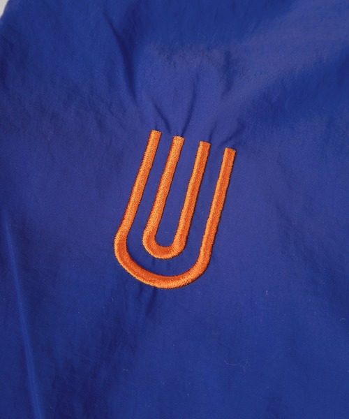UNIVERSAL OVERALL(ユニバーサルオーバーオール)の「【94】【UNIVERSAL OVERALL/ユニバーサルオーバーオール】ワンポイントUロゴ刺繍 ナイロン ナップサック/2L(バックパック/リュック・メンズ・ラベンダー/オレンジ/ホワイト/グリーン/ブラック/ブルー・FREE)」の8枚目の写真