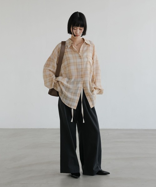 LOWRYS FARM（ローリーズファーム）の「タックスクエアショルダーＢＡＧ 656238（ショルダーバッグ・レディース・ブラック/アイボリー/ブラウン・FREE）」の4枚目の写真