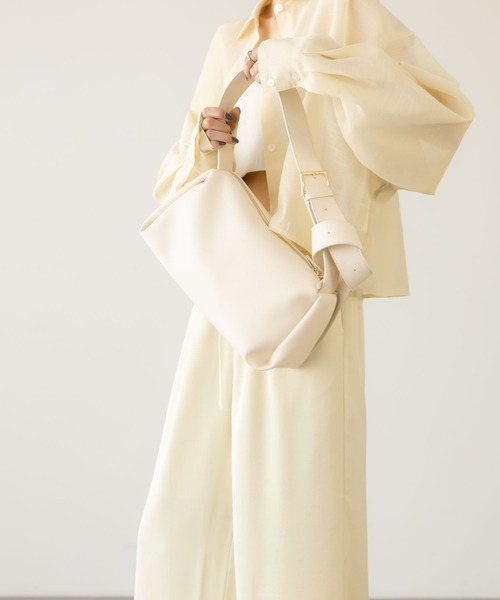 LOWRYS FARM（ローリーズファーム）の「タックスクエアショルダーＢＡＧ 656238（ショルダーバッグ・レディース・ブラック/アイボリー/ブラウン・FREE）」の6枚目の写真