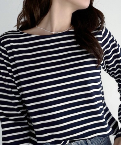 umune(ウムネ)の「ボーダーロンT 長袖 ボートネック カットソー Tシャツ トップス 定番 フレンチカジュアル コットンライク ゆったり スタンダード 秋冬(Tシャツ/カットソー・レディース・ホワイト×ブラック/ホワイト×ブルー/ホワイト×ネイビー・FREE)」の11枚目の写真