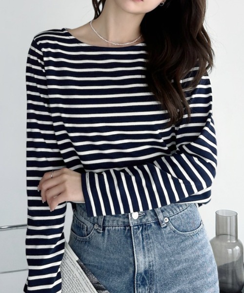 umune(ウムネ)の「ボーダーロンT 長袖 ボートネック カットソー Tシャツ トップス 定番 フレンチカジュアル コットンライク ゆったり スタンダード 秋冬(Tシャツ/カットソー・レディース・ホワイト×ブラック/ホワイト×ブルー/ホワイト×ネイビー・FREE)」の17枚目の写真