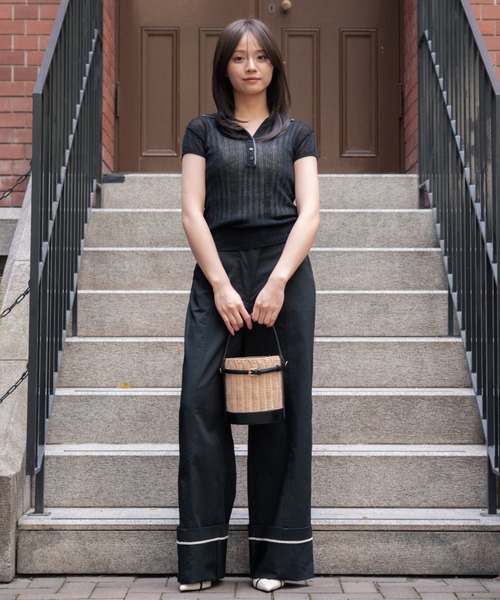 SENEE(セニー)の「double collar sheer polo knit(ダブルカラーシアーポロニット)(ニット/セーター・レディース・ブラック/アイボリー・FREE)」の16枚目の写真