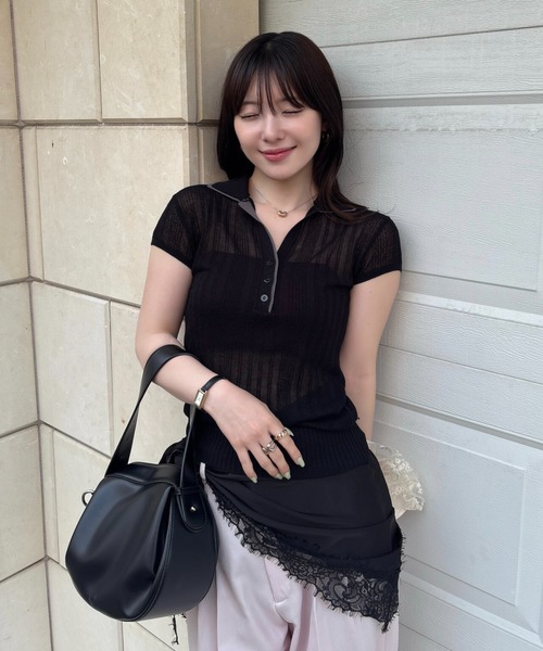 SENEE(セニー)の「double collar sheer polo knit(ダブルカラーシアーポロニット)(ニット/セーター・レディース・ブラック/アイボリー・FREE)」の22枚目の写真