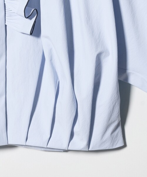 UNITED ARROWS(ユナイテッドアローズ)の「メロー フリル シャツ ブラウス ‐防しわ 吸水速乾 UVカット 遮熱性 接触冷感 ウォッシャブル‐(シャツ/ブラウス・レディース・ホワイト/ライトブルー/ネイビー・FREE)」の17枚目の写真