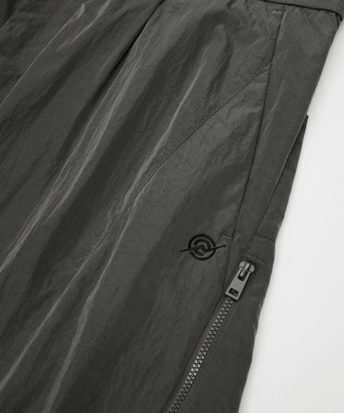 KALAPATTHAR(カラパタール)の「Light Weight Holographic String Cargo Pants - GRAY(スウェットパンツ・メンズ・その他・MEDIUM/LARGE/X-LARGE)」の2枚目の写真