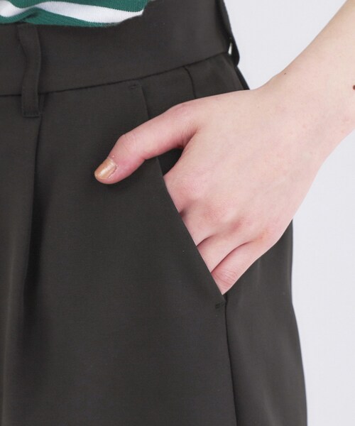 OPAQUE.CLIP（オペークドットクリップ）の「ストレッチハーフパンツ【洗濯機OK】（その他パンツ・レディース・ブラック/アイボリー・38/40）」の16枚目の写真