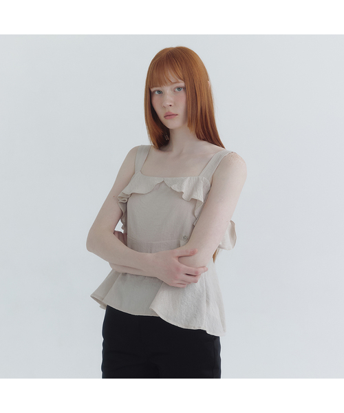 MICANE（ミケーネ）の「アベリンラッフルビスチェブラウス（シャツ/ブラウス・レディース・ピンクベージュ/アイボリー・SMALL/MEDIUM/LARGE/X-LARGE/XX-LARGE）」の2枚目の写真