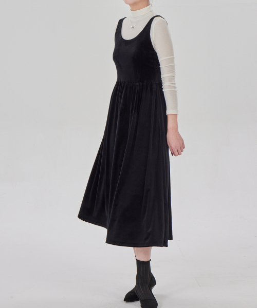 MAIA（マイア）の「ベルベットフラワーワンピース-ブラック（テンセルTシャツセット）（ワンピース・レディース・その他・MEDIUM/LARGE）」の2枚目の写真
