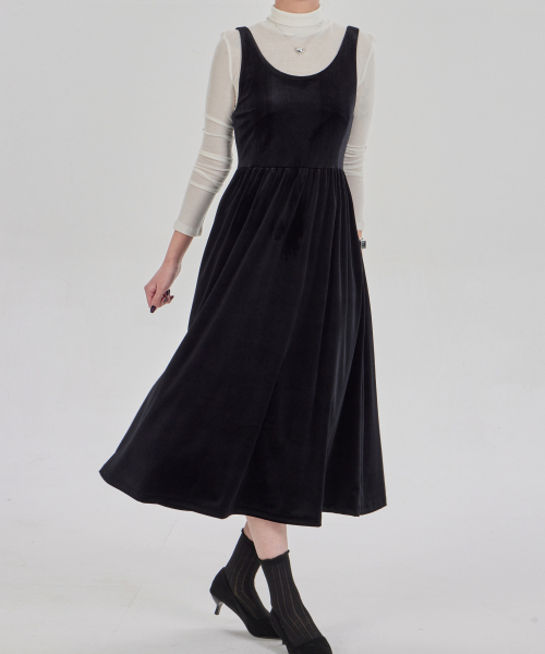 MAIA（マイア）の「ベルベットフラワーワンピース-ブラック（テンセルTシャツセット）（ワンピース・レディース・その他・MEDIUM/LARGE）」の4枚目の写真