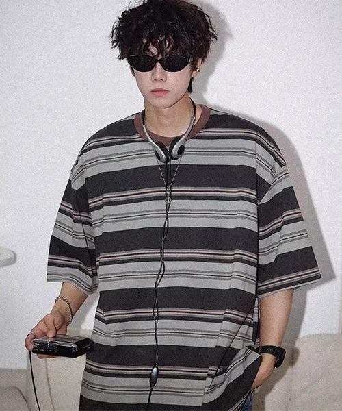 tunee(チュニー)の「【WARAIJOGO】オーバーサイズボーダー半袖Tシャツ(NEZ)(Tシャツ/カットソー・メンズ・グレー/カーキ・FREE)」の6枚目の写真