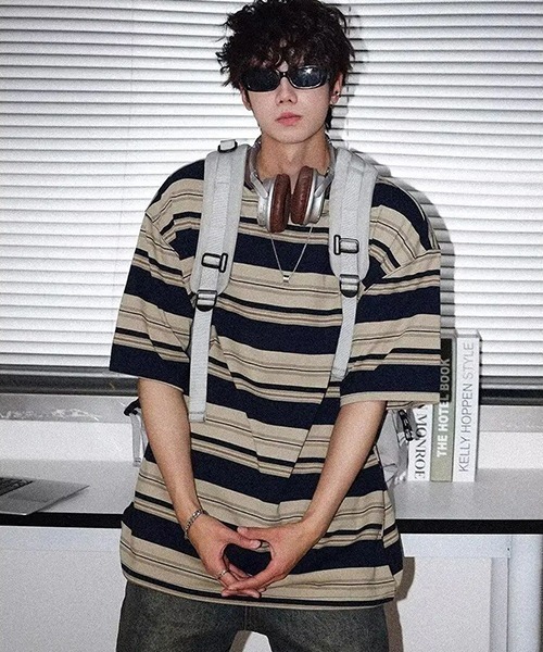 tunee(チュニー)の「【WARAIJOGO】オーバーサイズボーダー半袖Tシャツ(NEZ)(Tシャツ/カットソー・メンズ・グレー/カーキ・FREE)」の3枚目の写真