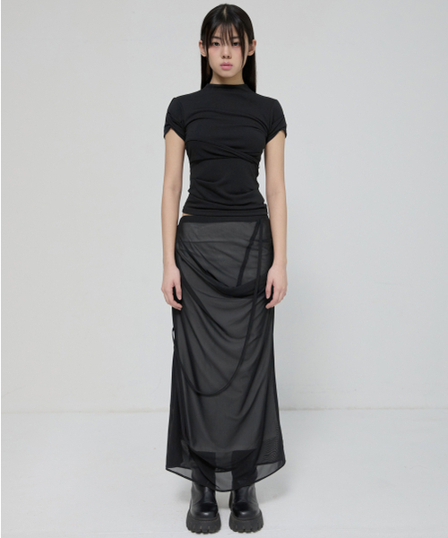 FLAREUP(フレアアップ)の「Asymmetrical Draped Mock Neck T-Shirt (FL-126_Black)(Tシャツ/カットソー・レディース・ブラック・OS)」の8枚目の写真