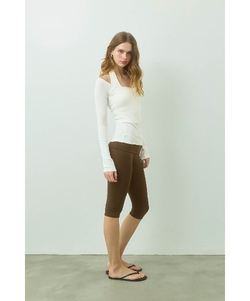 ALEXIA STAM（アリシアスタン）の「Capri Leggings/ カプリレギンス（Tシャツ/カットソー・レディース・グレイッシュベージュ/ブラック/ブラウン・L/M/S）」の3枚目の写真