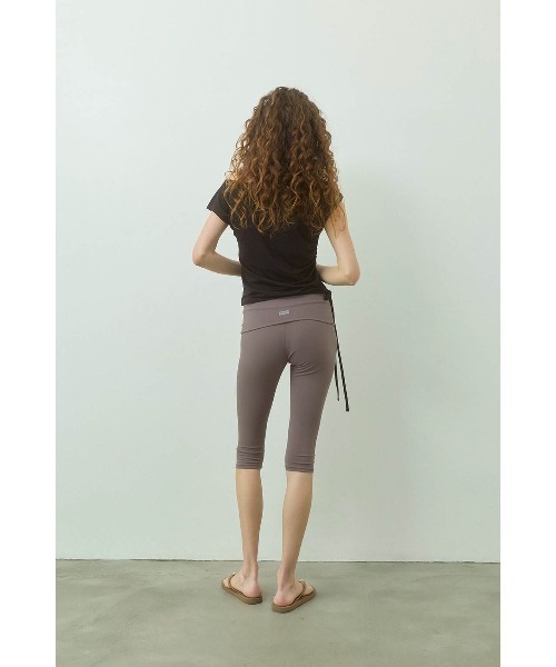 ALEXIA STAM（アリシアスタン）の「Capri Leggings/ カプリレギンス（Tシャツ/カットソー・レディース・グレイッシュベージュ/ブラック/ブラウン・L/M/S）」の13枚目の写真