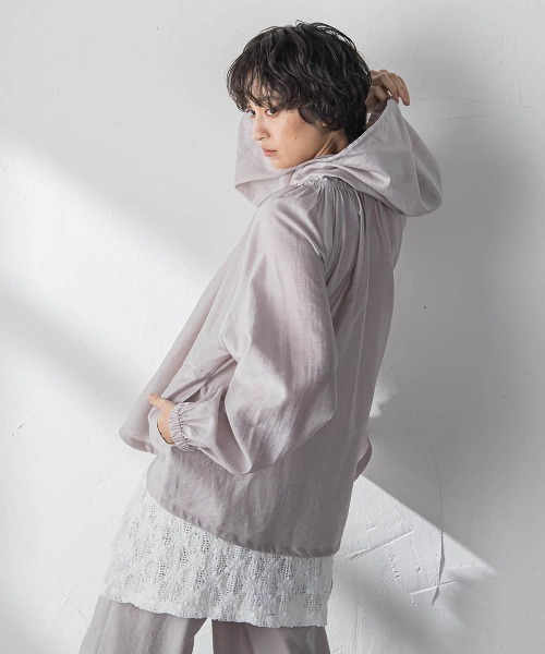 MAYSON GREY(メイソングレイ)の「【40周年限定】シアースラブドロストフーディブルゾン(ブルゾン・レディース・ライトグレー/オフホワイト/ブルー・M)」の4枚目の写真