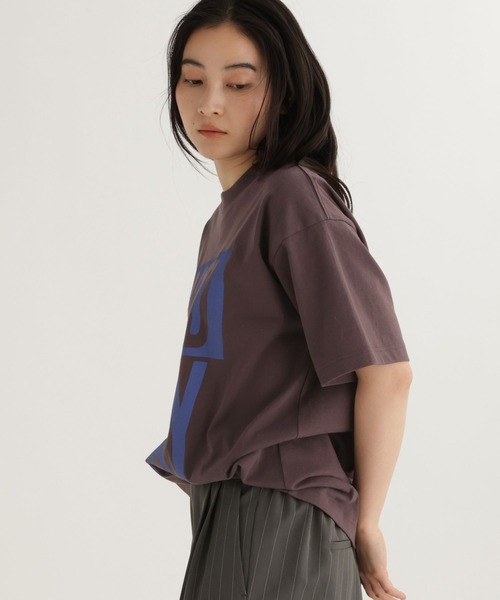 studio CLIP(スタディオクリップ)の「【daily CLIP】BIGロゴルーズTシャツ(Tシャツ/カットソー・レディース・ホワイト/ブラウン/グレー・FREE)」の17枚目の写真