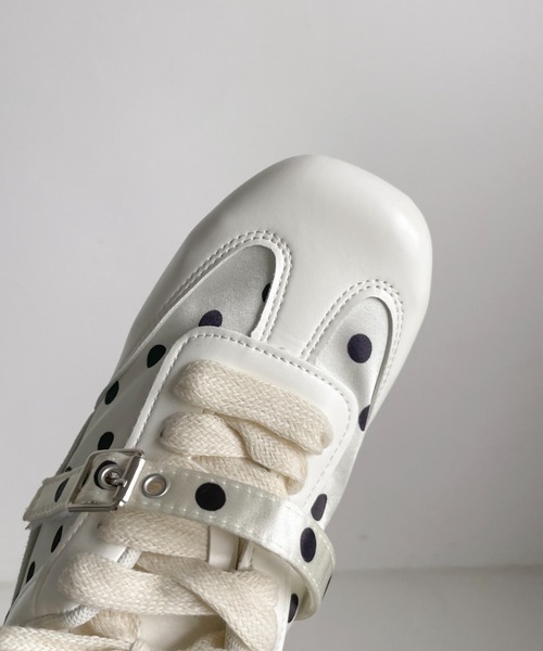 Shoes in Closet（シューズインクローゼット）の「超軽量 ドット柄 フラット スニーカー 481（スニーカー・レディース・ホワイト/ブラック・M/LL/L/S）」の21枚目の写真