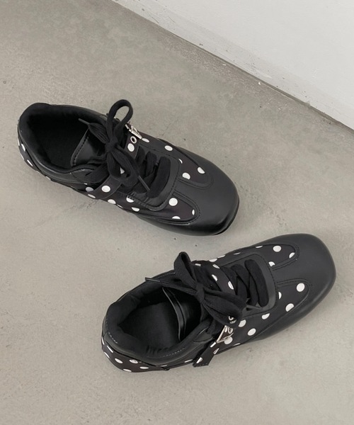 Shoes in Closet（シューズインクローゼット）の「超軽量 ドット柄 フラット スニーカー 481（スニーカー・レディース・ホワイト/ブラック・M/LL/L/S）」の16枚目の写真