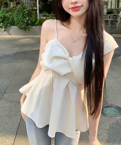 Ritzy(リッツィー)の「アシンメトリー クロスデザインペプラムトップス(シャツ/ブラウス・レディース・ホワイト/カーキ/ブラック・M/L)」の5枚目の写真