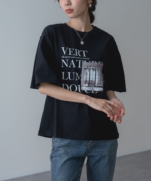 ANNA LUNA(アンナルナ)の「【ANNA LUNA】レース袖 で華やぐ 大人の ロゴTシャツ(Tシャツ/カットソー・レディース・オフホワイト/ブラック・MEDIUM)」の2枚目の写真