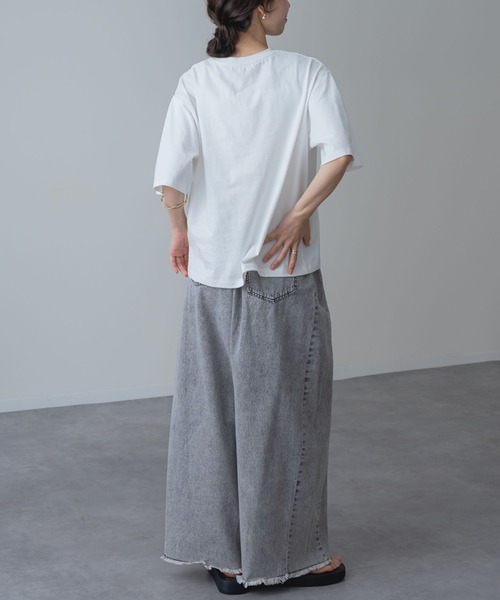 ANNA LUNA(アンナルナ)の「【ANNA LUNA】レース袖 で華やぐ 大人の ロゴTシャツ(Tシャツ/カットソー・レディース・オフホワイト/ブラック・MEDIUM)」の5枚目の写真
