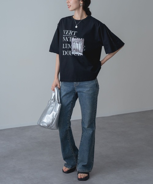 ANNA LUNA(アンナルナ)の「【ANNA LUNA】レース袖 で華やぐ 大人の ロゴTシャツ(Tシャツ/カットソー・レディース・オフホワイト/ブラック・MEDIUM)」の7枚目の写真