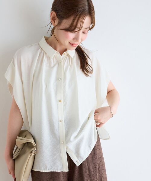 le.coeur blanc（ルクールブラン）の「【二の腕カバー】ヴィンテージライクフレンチブラウス（シャツ/ブラウス・レディース・オフホワイト/ブラウン/ネイビー/オレンジ/ライトブルー・38）」の2枚目の写真