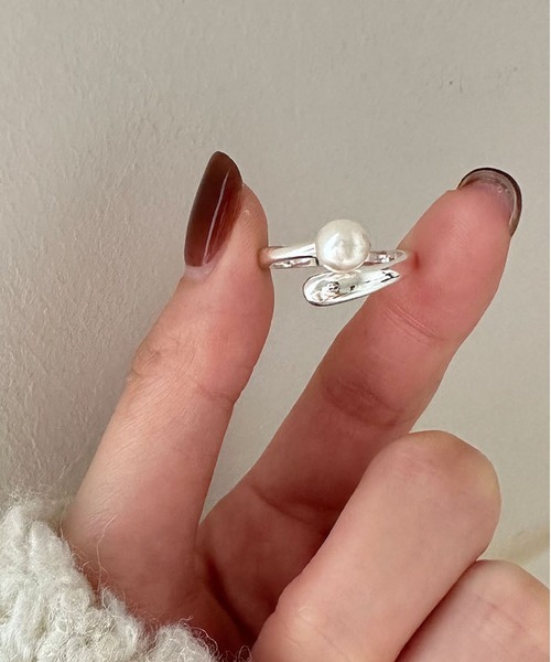 LA VORAGINE(ラ ヴォラジネ)の「1粒エコパール オープンリング シルバー シンプル デザイン 金属アレルギー対応(リング・レディース・シルバー・FREE)」の5枚目の写真
