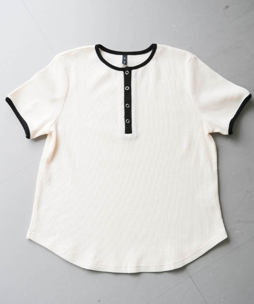 aquagarage(アクアガレージ)の「ヘンリーネックワッフルトップス(Tシャツ/カットソー・レディース・ホワイト×ブラック/ブラック/ブラウン・L/M)」の15枚目の写真