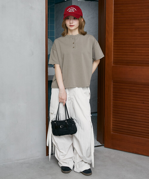 PUBLUX(パブリュクス)の「PUBLUX/パブリュクス <接触冷感>クール ポンチ ヘンリーネック Tシャツ 限定展開(Tシャツ/カットソー・レディース・チャコールグレー/グレー/オフホワイト/ベージュ・フリ-)」の7枚目の写真