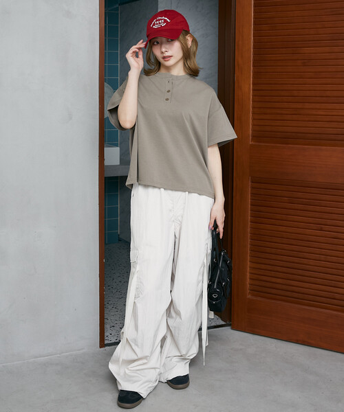PUBLUX(パブリュクス)の「PUBLUX/パブリュクス <接触冷感>クール ポンチ ヘンリーネック Tシャツ 限定展開(Tシャツ/カットソー・レディース・チャコールグレー/グレー/オフホワイト/ベージュ・フリ-)」の9枚目の写真