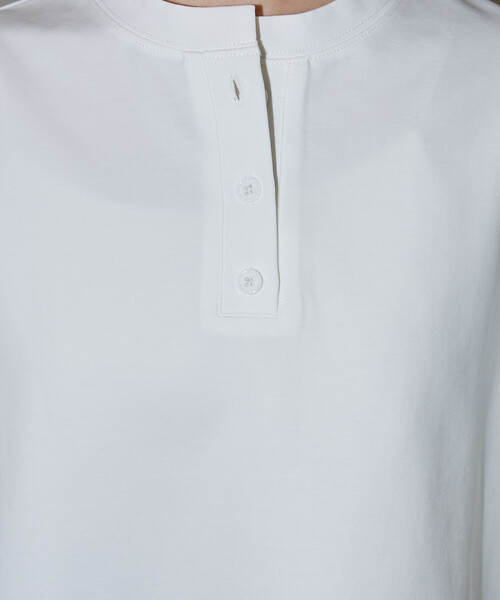 PUBLUX(パブリュクス)の「PUBLUX/パブリュクス <接触冷感>クール ポンチ ヘンリーネック Tシャツ 限定展開(Tシャツ/カットソー・レディース・チャコールグレー/グレー/オフホワイト/ベージュ・フリ-)」の19枚目の写真