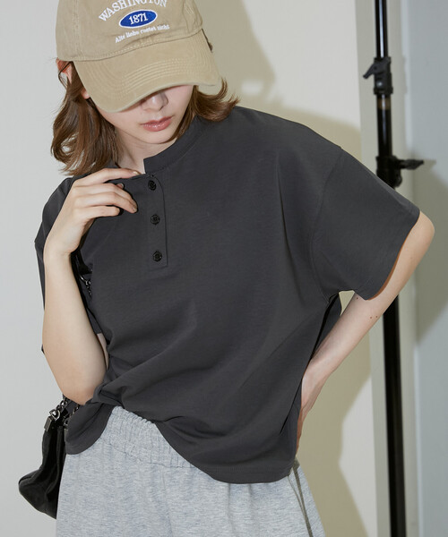 PUBLUX(パブリュクス)の「PUBLUX/パブリュクス <接触冷感>クール ポンチ ヘンリーネック Tシャツ 限定展開(Tシャツ/カットソー・レディース・チャコールグレー/グレー/オフホワイト/ベージュ・フリ-)」の20枚目の写真