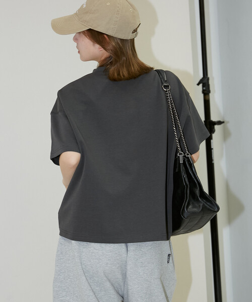 PUBLUX(パブリュクス)の「PUBLUX/パブリュクス <接触冷感>クール ポンチ ヘンリーネック Tシャツ 限定展開(Tシャツ/カットソー・レディース・チャコールグレー/グレー/オフホワイト/ベージュ・フリ-)」の21枚目の写真
