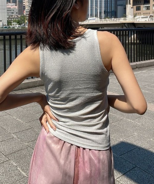 Human 2nd Occasion(ヒューマンセカンドオケージョン)の「ラメ混シアーニットタンクトップ(タンクトップ・レディース・ブラック/オフホワイト・M)」の6枚目の写真
