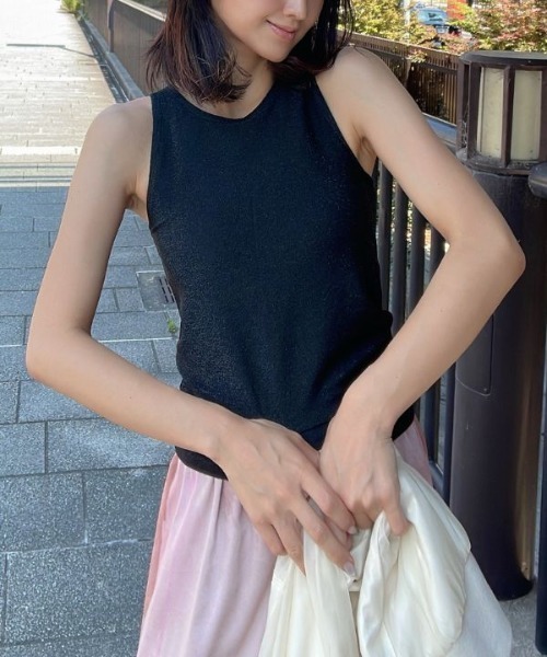 Human 2nd Occasion(ヒューマンセカンドオケージョン)の「ラメ混シアーニットタンクトップ(タンクトップ・レディース・ブラック/オフホワイト・M)」の9枚目の写真