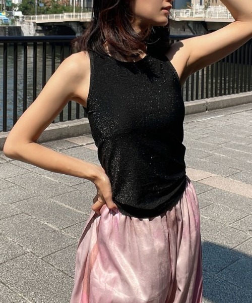 Human 2nd Occasion(ヒューマンセカンドオケージョン)の「ラメ混シアーニットタンクトップ(タンクトップ・レディース・ブラック/オフホワイト・M)」の13枚目の写真